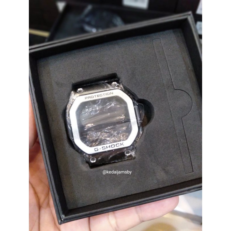 Bezel metal costum G-SHOCK G-5600 yang tough solar