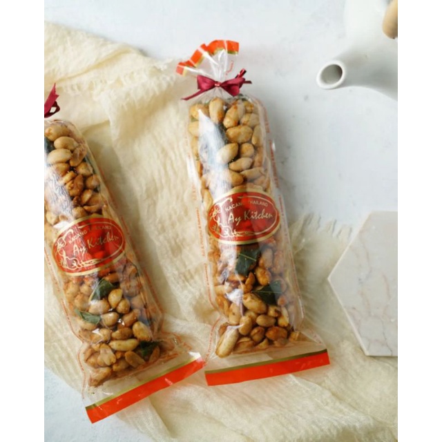 

KACANG HITS KACANG THAILAND AY KITCHEN KHAS BALI 150gr + BUBBLE WRAP