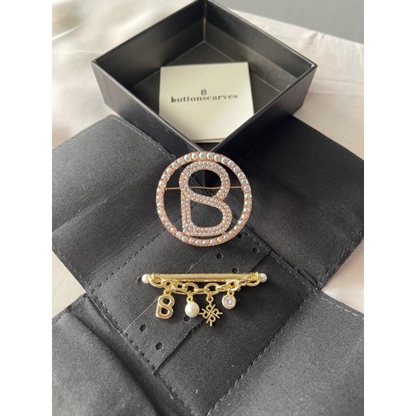 PRELOVED - BROS BUTTONSCARVES