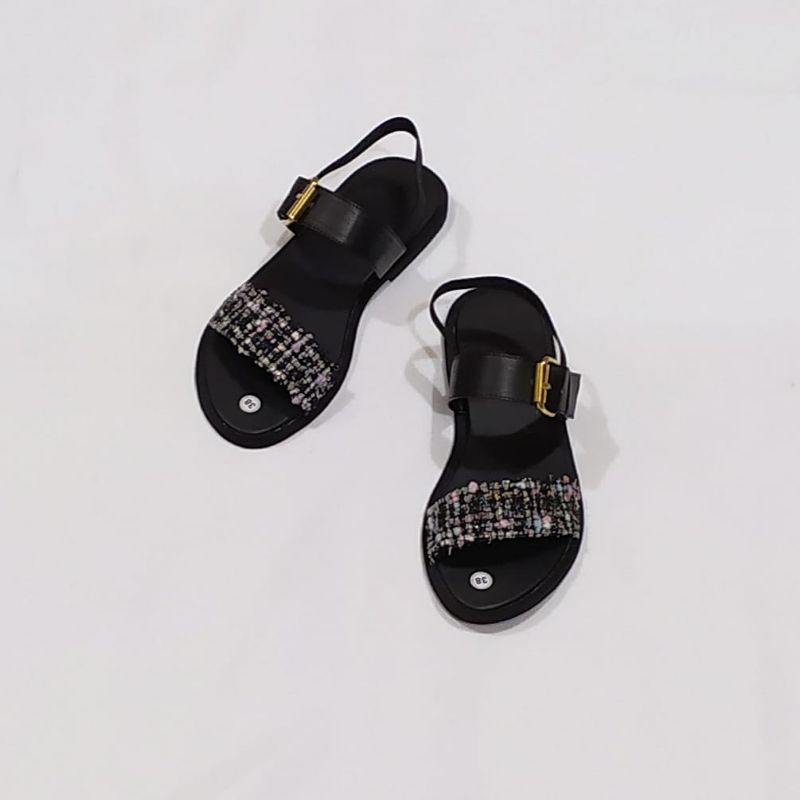 SB// SANDAL FLATS DIANA HITAM