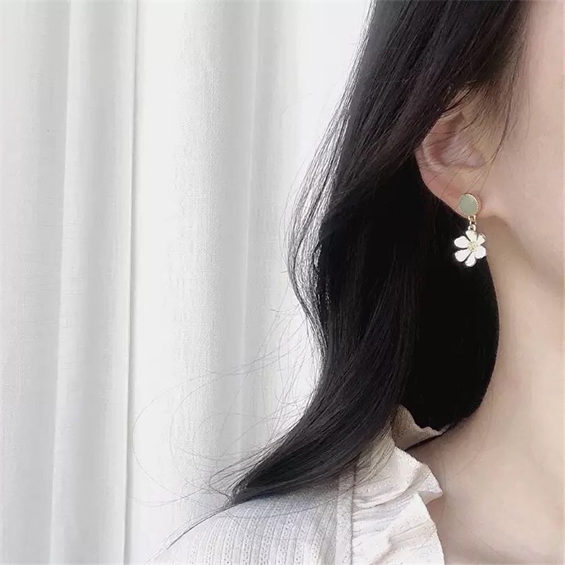 S jarum perak cute Korea gadis segar kecil bunga stud earrings lembut gadis kontras anting-anting wa