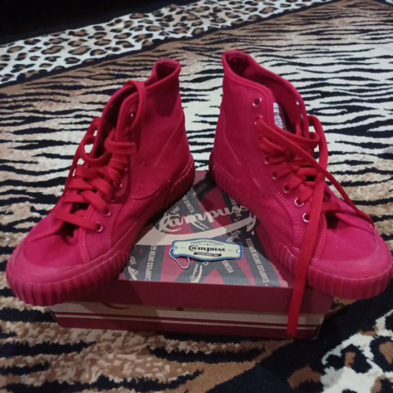 Sepatu Campuss Semesta Hi Full Red