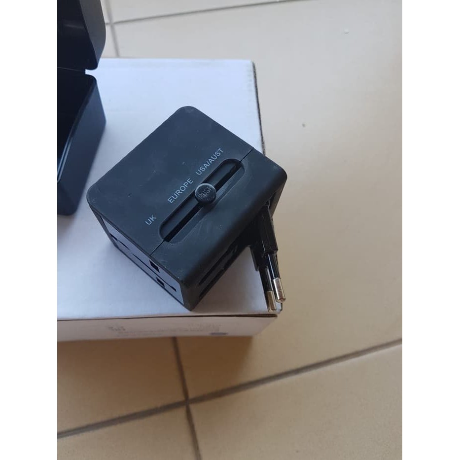 USB TRAVEL ADAPTOR UNIVERSAL DENGAN KOTAK PENYIMPAN