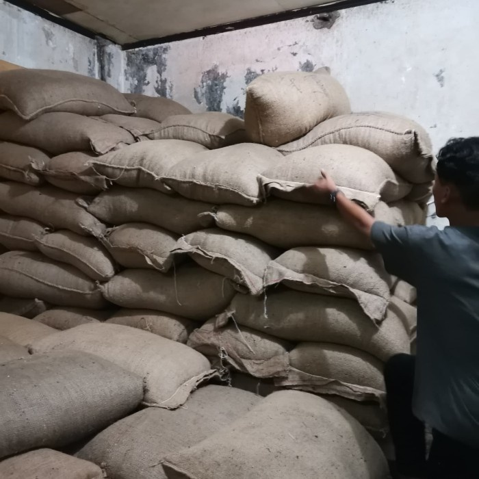 

Siap Krim Kacang Tanah Kulit Mentah Ukuran 80/90 Putih India Super