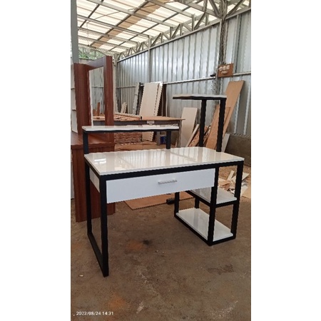 meja kerja hpl rangka besi