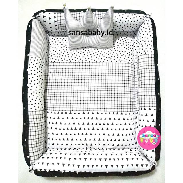 

Baby Nest Kotak motif abstrak black white