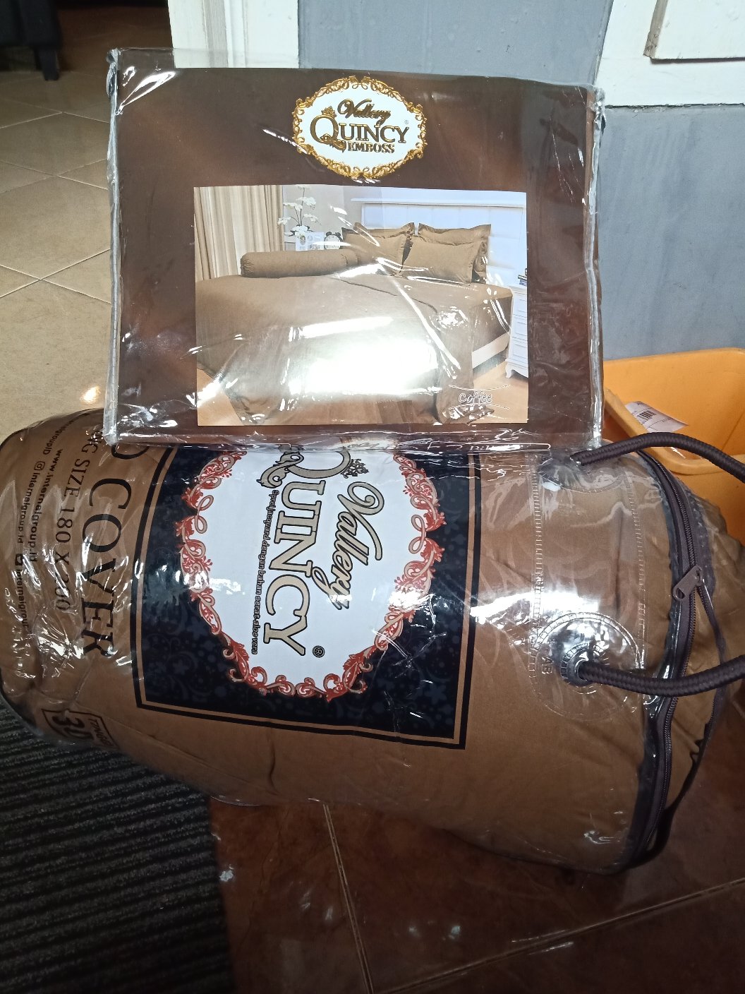 Bedcover Premium Polos Tinggi 30 Cm Vallery Quincy Edisi Warna Golden, Kuning, Coffee, Dan Abu Abu