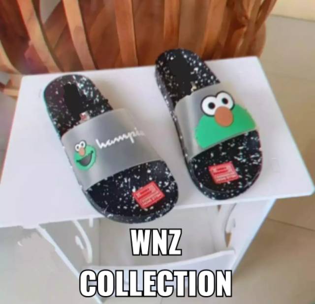 WnZcollection / Sandal Wanita Elmo Hitam / Sandal Elmo Karet / Sandal Flat Wanita / Sandal Bintik