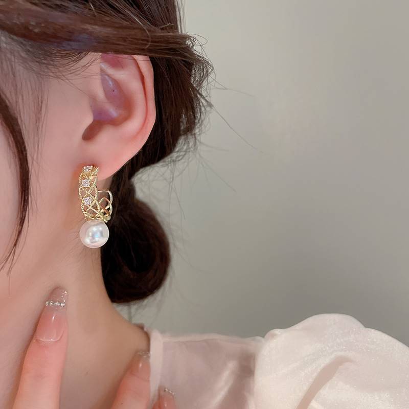 Anting Tusuk Silver Desain Hollow Hias Mutiara Zircon Untuk Wanita