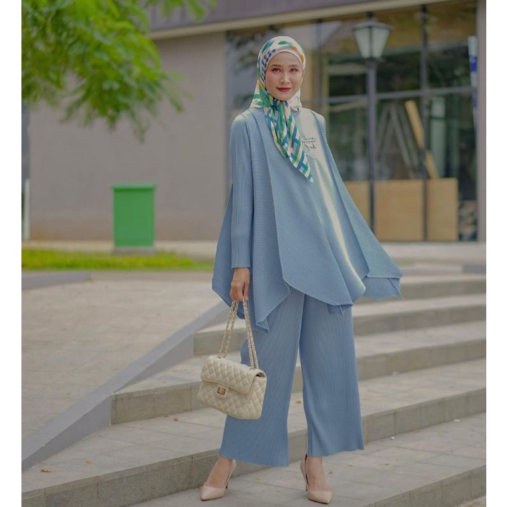 LIZZIE SET "POWDER BLUE" ISH