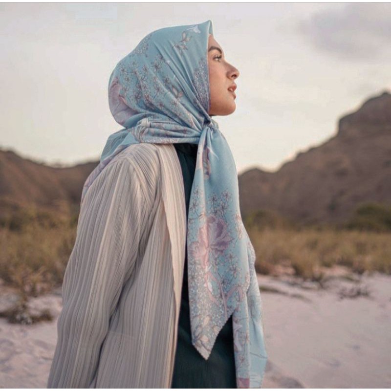 SALE HIJAB / ERMIA BIRU MUDA/ KERUDUNG VOAL MOTIF / SEGI EMPAT VOAL / JILBAB TERBARU / LASER CUT