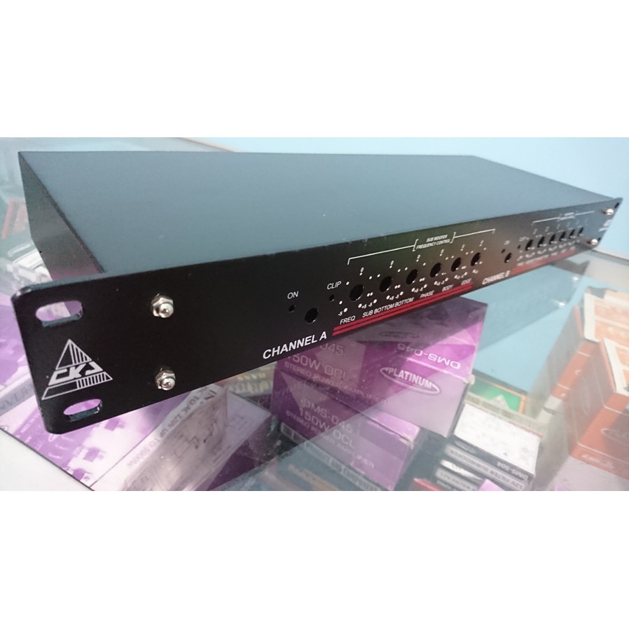 BOX PROFESIONAL AUDIO PROCESSOR PLUS SUB SUB PROCESSOR TEBAL RAPI 421