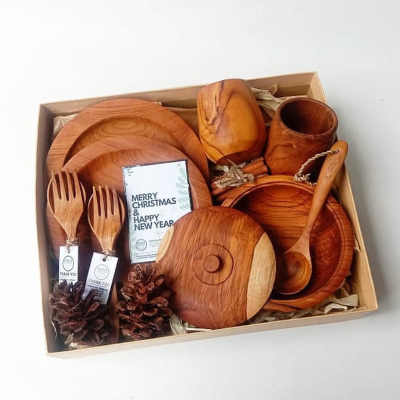 

HAMPERS NATAL CHRISTMAS GIFT KADO HADIAH PERNIKAHAN ULANG TAHUN WISUDA SOUVENIR WEDDING GIFT BOX