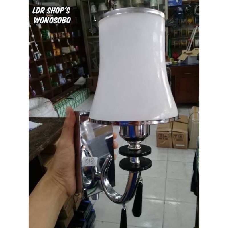 lampu dinding cantik simple warna putih