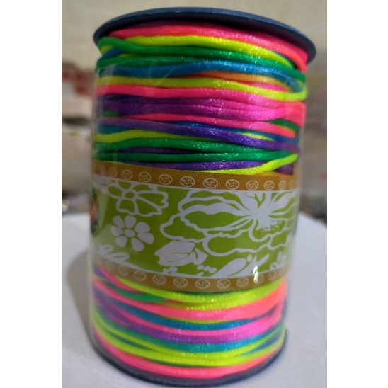 

Tali Satin Rainbow ukuran 2mm per roll