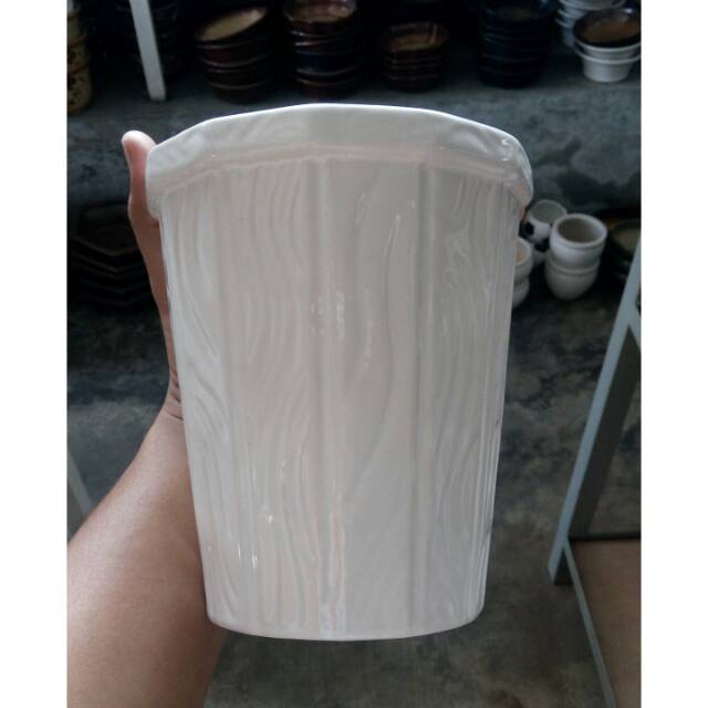 POT KERAMIK MOTIF EMBER KAYU BESAR