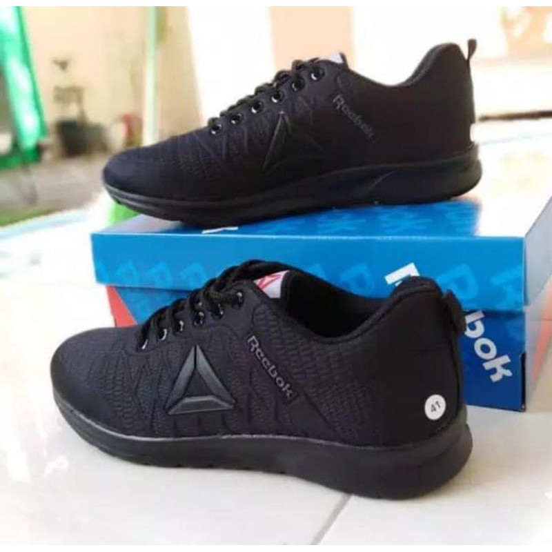 SEPATU SEKOLAH HITAM POLOS PRIA WANITA / CASUAL SNEAKERS HITAM POLOS