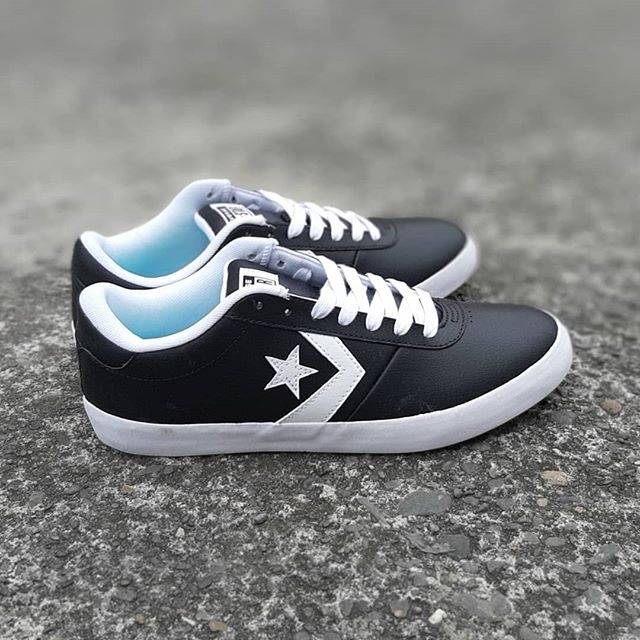 converse point star black