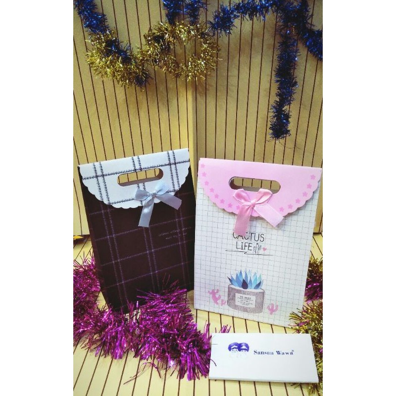 

paper bag motif