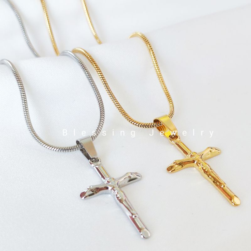 Kalung Salib Yesus Emas Titanium