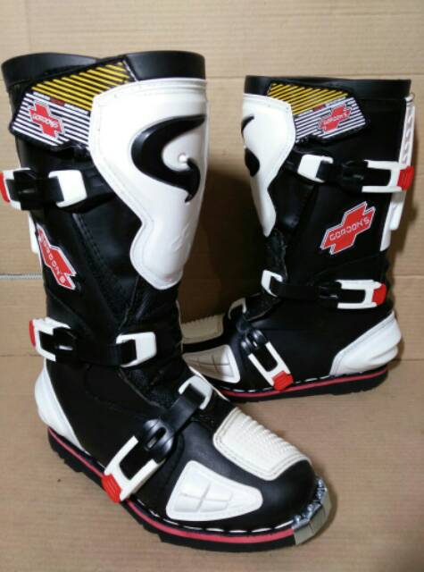 Sepatu cross gordons