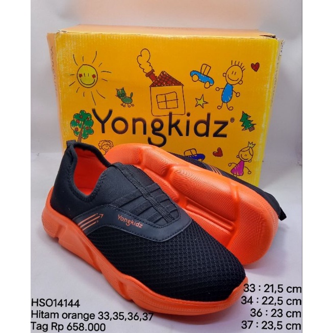(Size 36) SEPATU SEKOLAH ANAK YONGKIDZ