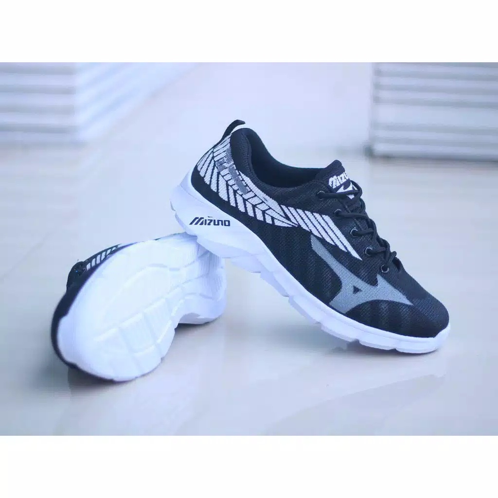 Sepatu Sneakers Pria Mizuno Best Seller Terbaru