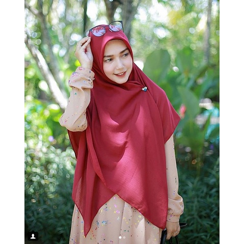 Kerudung Segi Empat Syar'i Adem Katun Umama Hijab Segi Empat