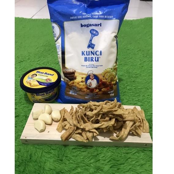 

<R-IDE} <♥} // kue bawang padang/keripik bawang 500/750gram <terviral}