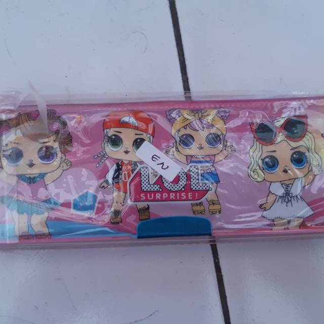 

Tempat pensil untuk anak perempuan