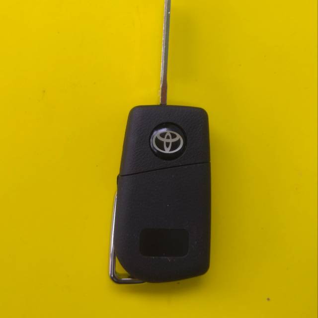 Kunci remot flip key toyota avanza 2004-2010