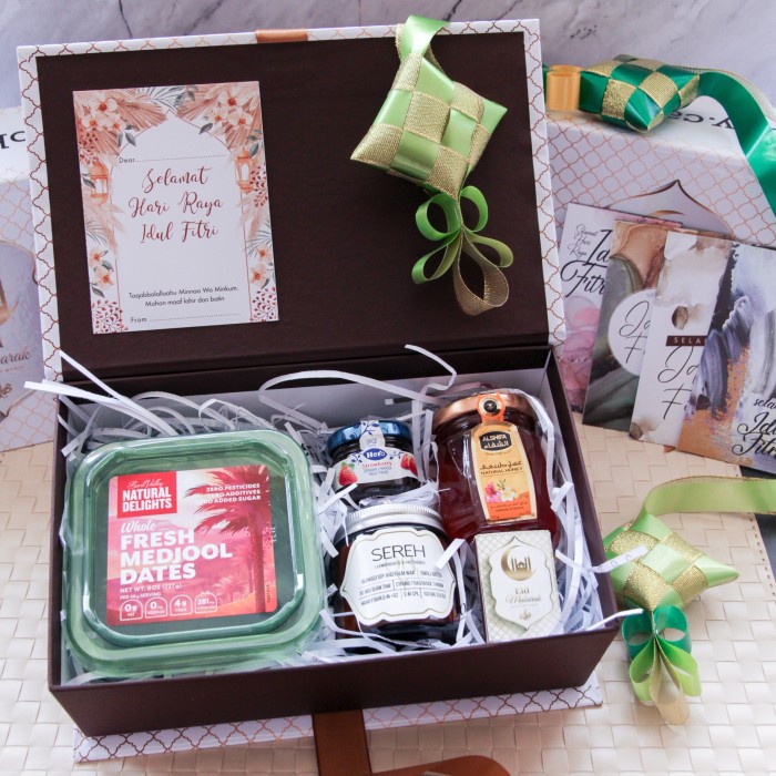 

Hampers Hard Box Lebaran 2021 - Hampers Ramadan Lilin Selai Madu Kurma