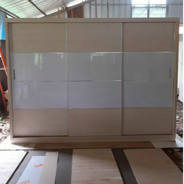 Lemari pakaian 3pintu hpl sliding/lemari baju/lemari hpl /lemari minimalis