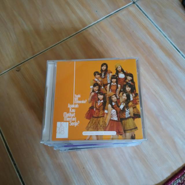 CD + DVD Yuuhi wo Miteiruka - JKT48