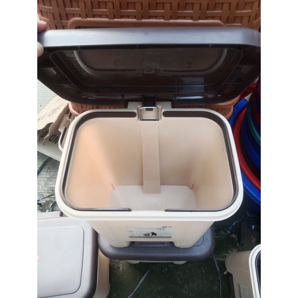 SALE!!! TEMPAT SAMPAH INJAK 12-20 LITER / TEMPAT WADAH SAMPAH INJEK 12-20 LITER LOVENIA ko