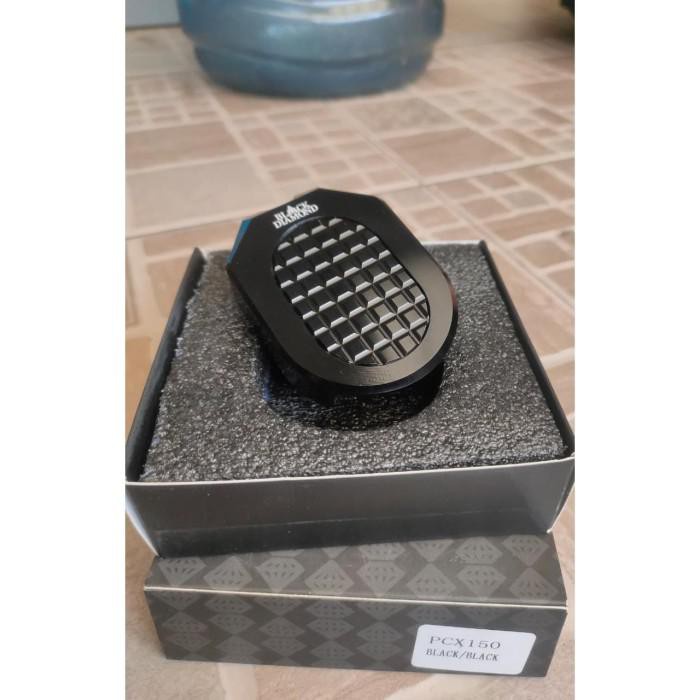COVER TUTUP STANDAR TENGAH MOTOR HONDA PCX 150 ADV 150 AKSESORIS VARIASI BLACK DIAMOND CNC FULL HITAM ORI