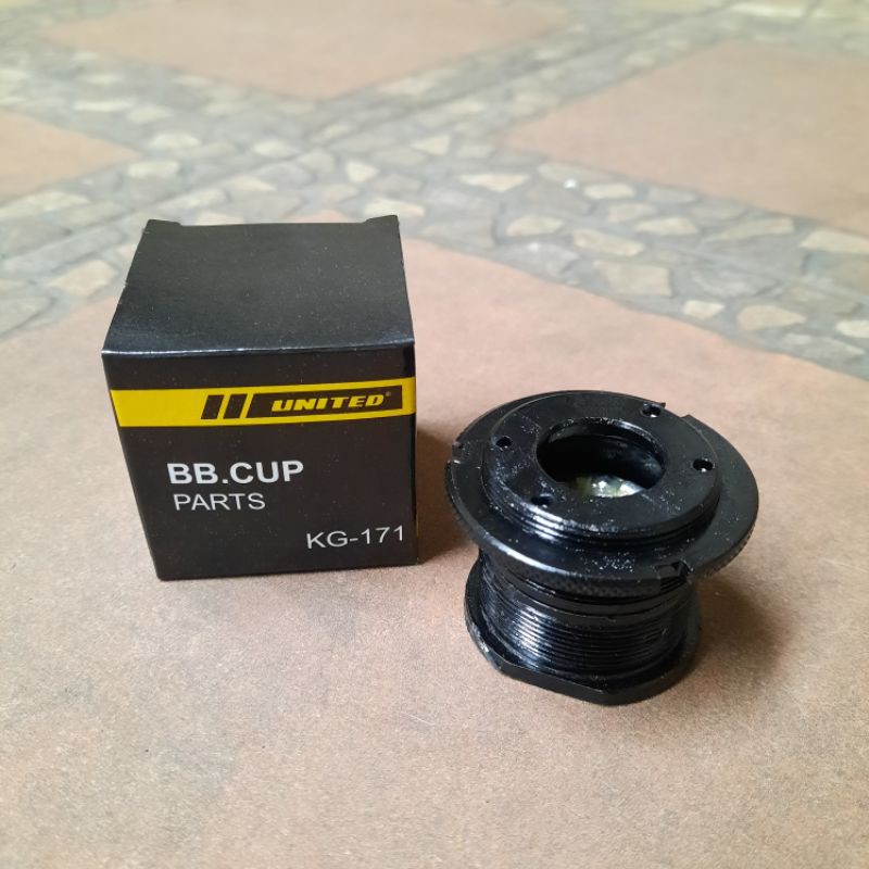 KOM GIR MTB - BB CUP UNITED KG171 HITAM