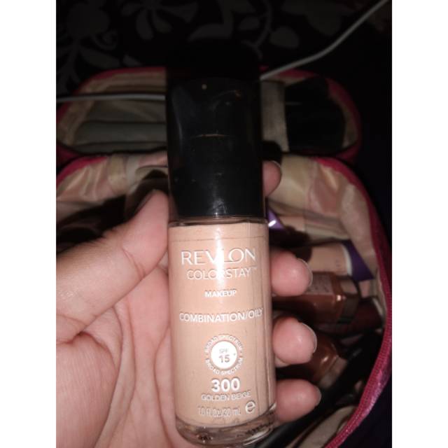 Preloved Revlon Colorstay Foundation Combination / Oily shade 300 Golden Beige