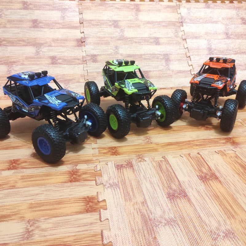 Mobil Rc Spray Climbing Car Offroad Mainan Mobil Remote Control Ada Asap