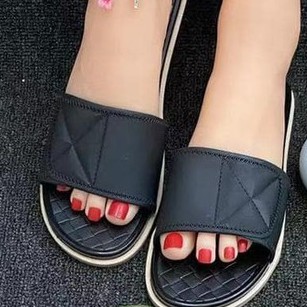 Sandal Slop Jelly Wanita Ban Polos motif Alas anyam empuk super elegant Import Mokaya / size 37-41 (2178)-Hitam