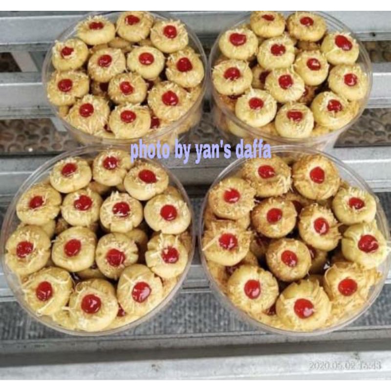 

Kue Thumbprint Strawberry/ANEKA KUE KERING