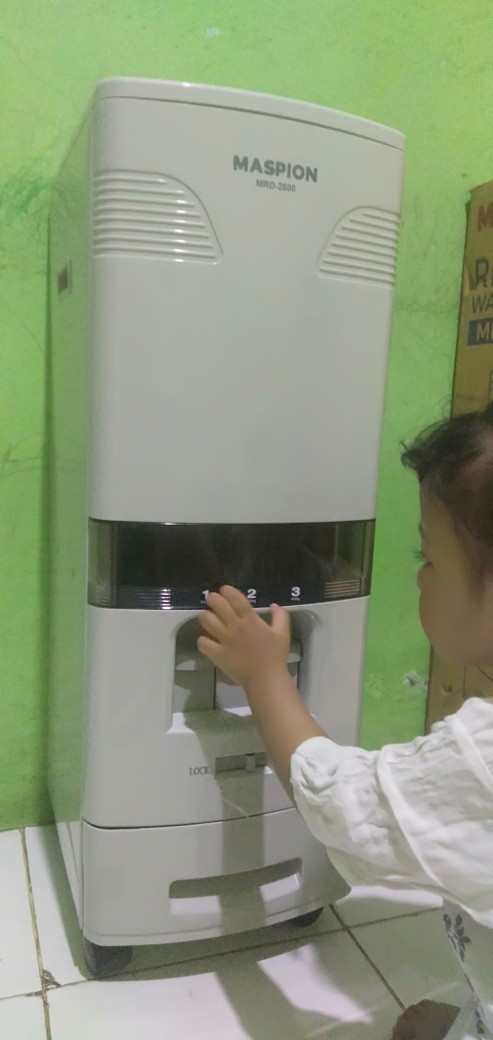 Tempat Beras Rice Box Maspion 28 Kg Mrd 2800 Wadah Kotak Penyimpanan Beras Anti Karat 28kg Mrd2800