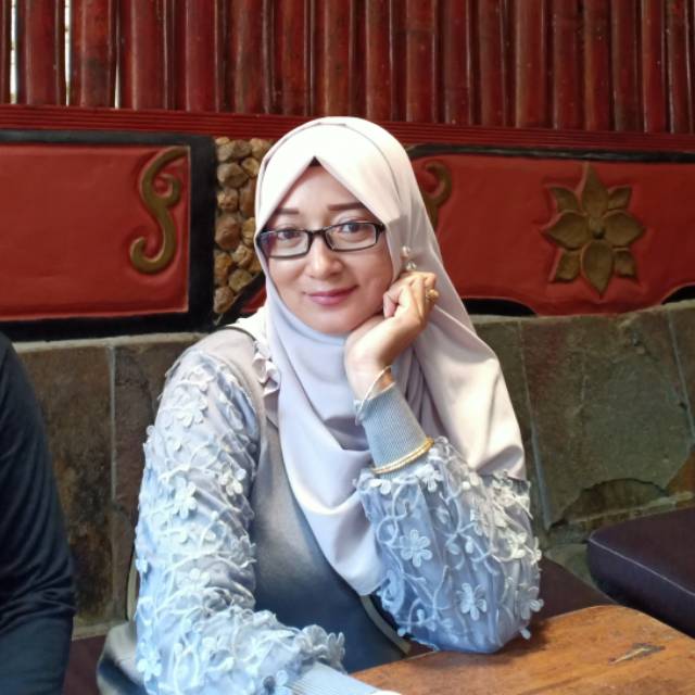 okti_adhariani