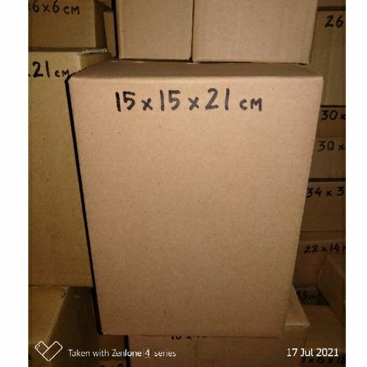 

Kardus 15x15x21 cm