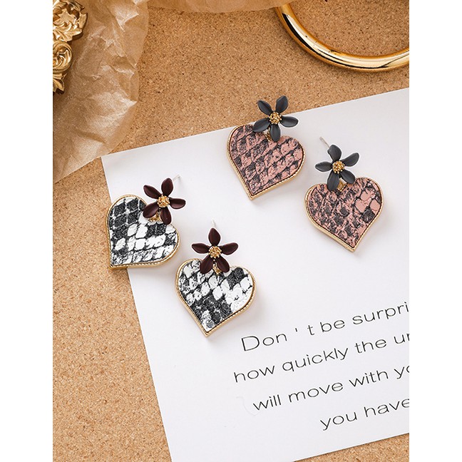 LRC Anting Tusuk Fashion 925 Silver Needle Flower Leather Texture Love Earrings D48753