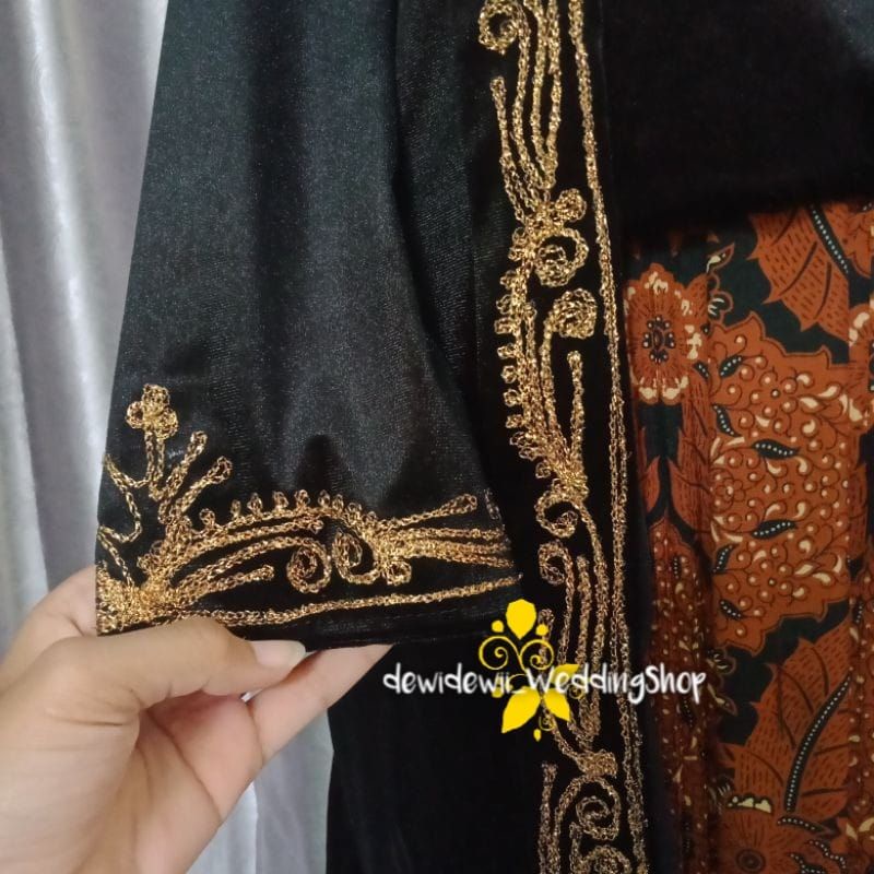 Kebaya Bludru Panjang - Bordir Stik, Model Kutubaru