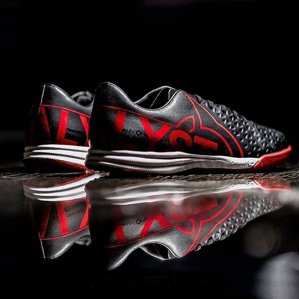 SEPATU FUTSAL ORTUS CATALYST BASILISK HITAM MERAH IN