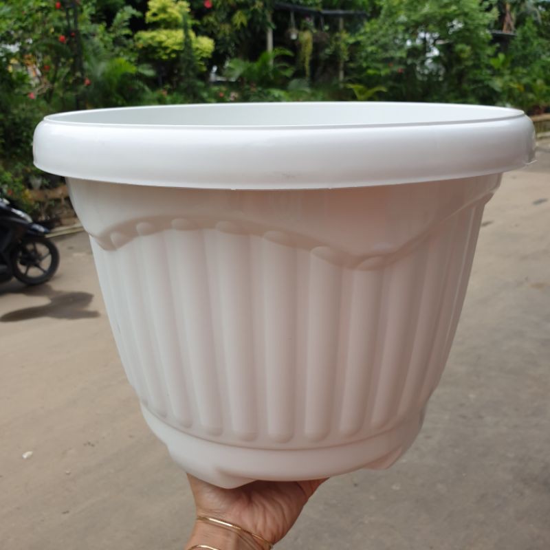 SHALLOM MIO 35 Pot bunga plastik motif belimbing ukuran 35