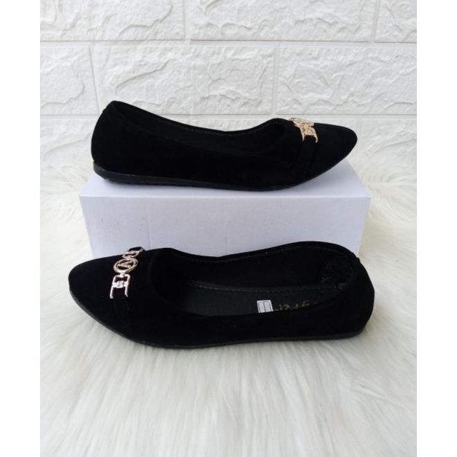Flatshoes Wanita Terbaru Model V Sepatu Wanita Lucu Unik Flash Sale Bisa COD