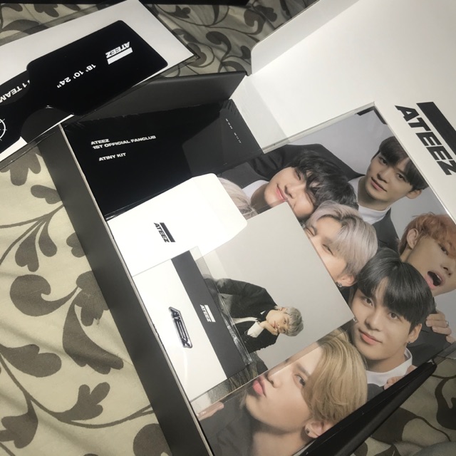BOOKED, OPEN SHARING ATEEZ’S 1ST FANKIT